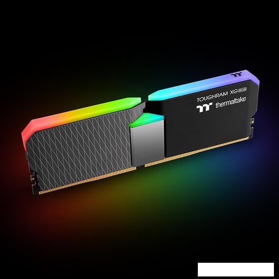 Оперативная память Thermaltake ToughRam XG RGB 2x8ГБ DDR4 4000 МГц R016D408GX2-4000C19A- фото4