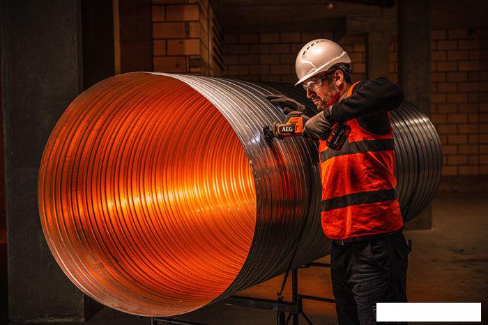 Сабельная пила AEG Powertools BUS18SBL-0 4935479662 (без АКБ)- фото3