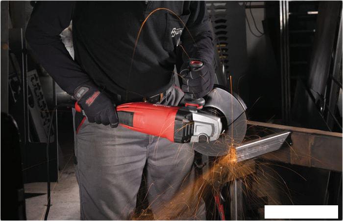 Угловая шлифмашина Milwaukee AGVK24-230EK 4933451413- фото4