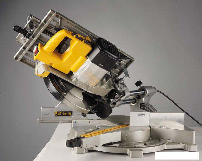 Дисковая пила DeWalt D27111- фото4
