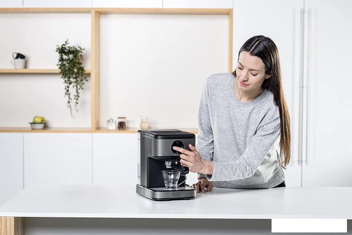 Рожковая помповая кофеварка Black & Decker BXCO850E- фото2