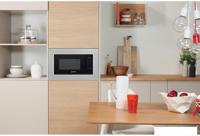 Микроволновая печь Indesit MWI 120 GX- фото3