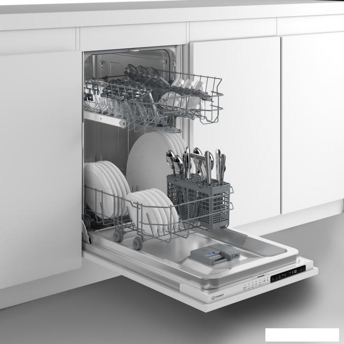 Встраиваемая посудомоечная машина Indesit RWM 8E55- фото3