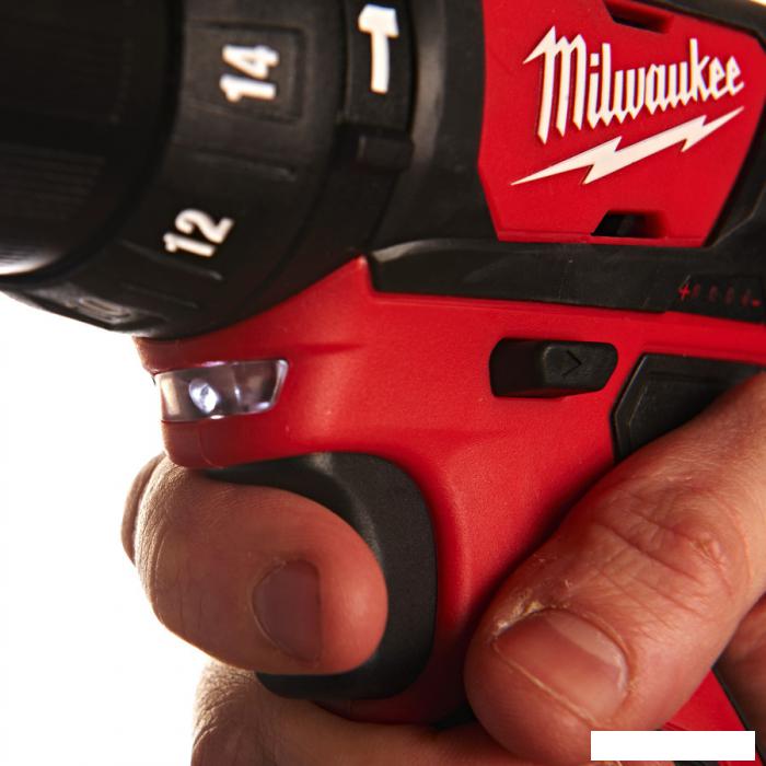 Ударная дрель-шуруповерт Milwaukee M12 BPD-202C 4933441940 (с 2-мя АКБ, кейс)- фото3