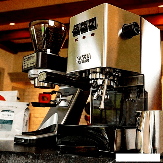 Рожковая помповая кофеварка Gaggia Classic Evo Inox 9481/11- фото4