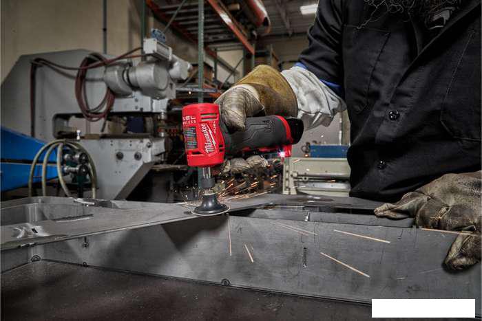Угловая шлифмашина Milwaukee M12 FUEL FDGA-0 4933471438 (без АКБ)- фото4