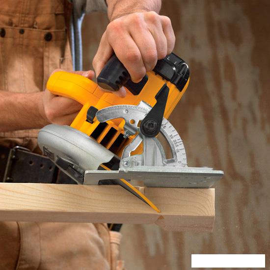 Дисковая пила DeWalt DWE575K- фото3
