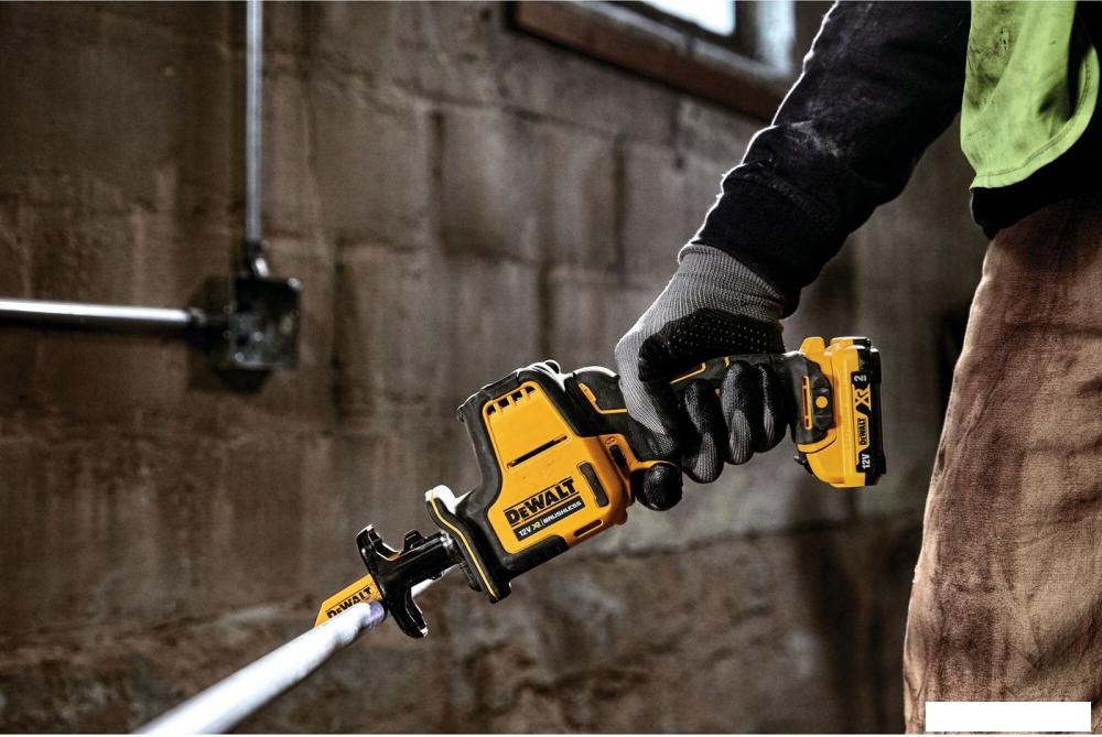 Сабельная пила DeWalt DCS312D2 (с 2-мя АКБ, кейс)- фото4