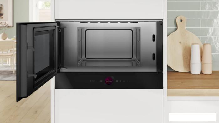 Микроволновая печь Bosch Serie 8 BFL9221B1- фото4