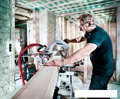 Торцовочная Metabo KGS 305 M- фото3
