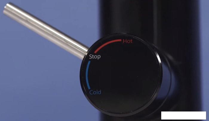 Водонагреватель Electrolux Taptronic (черный)- фото4