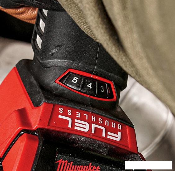 Угловая шлифмашина Milwaukee M18 FSAGV125XB-0X Fuel 4933478436 (без АКБ)- фото3