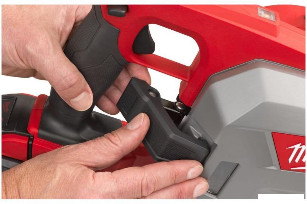 Дисковая (циркулярная) пила Milwaukee Fuel M18 FMCS66-0C 4933472110 (без АКБ, кейс)- фото2