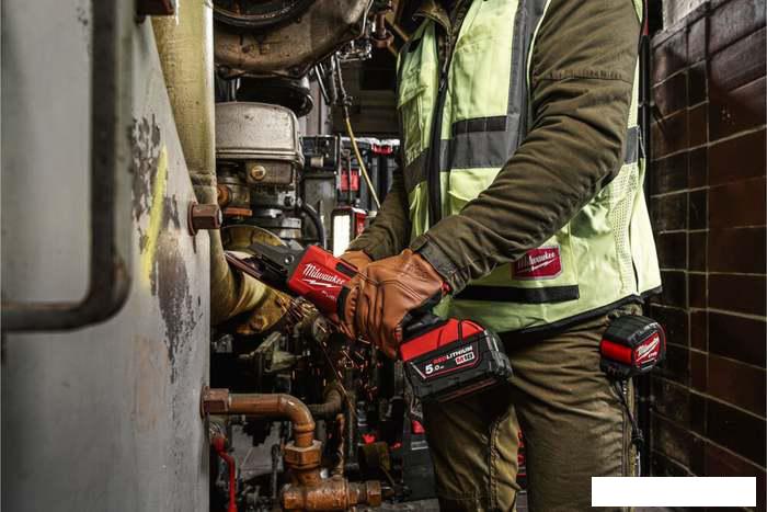 Угловая шлифмашина Milwaukee M18 Fuel FSAGF125XB-0X 4933478438 (без АКБ, кейс)- фото4