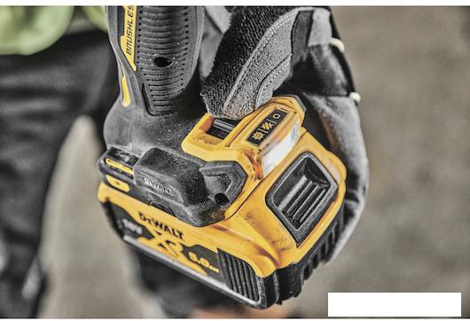 Дрель-шуруповерт DeWalt DCD800P2T (с 2-мя АКБ, кейс)- фото3