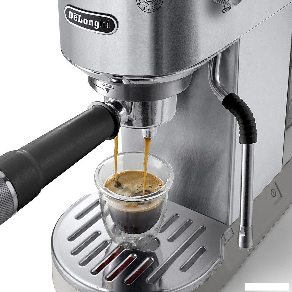 Рожковая кофеварка DeLonghi Dedica EC890.M- фото4