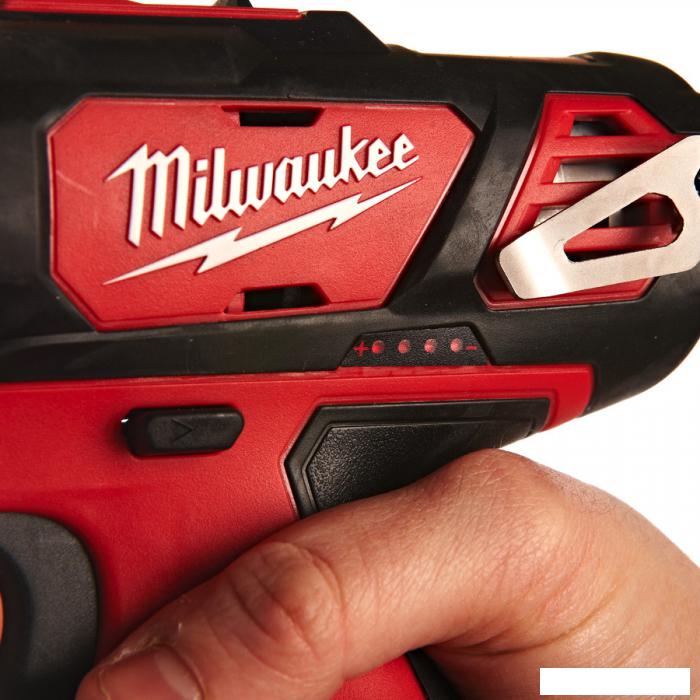 Ударная дрель-шуруповерт Milwaukee M12 BPD-202C 4933441940 (с 2-мя АКБ, кейс)- фото2