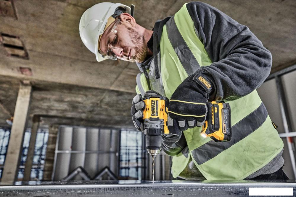 Дрель-шуруповерт DeWalt DCD800E1T (с 1-им АКБ 1.7 Ач, кейс)- фото4