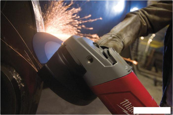 Угловая шлифмашина Milwaukee AGVK24-230EK 4933451413- фото3