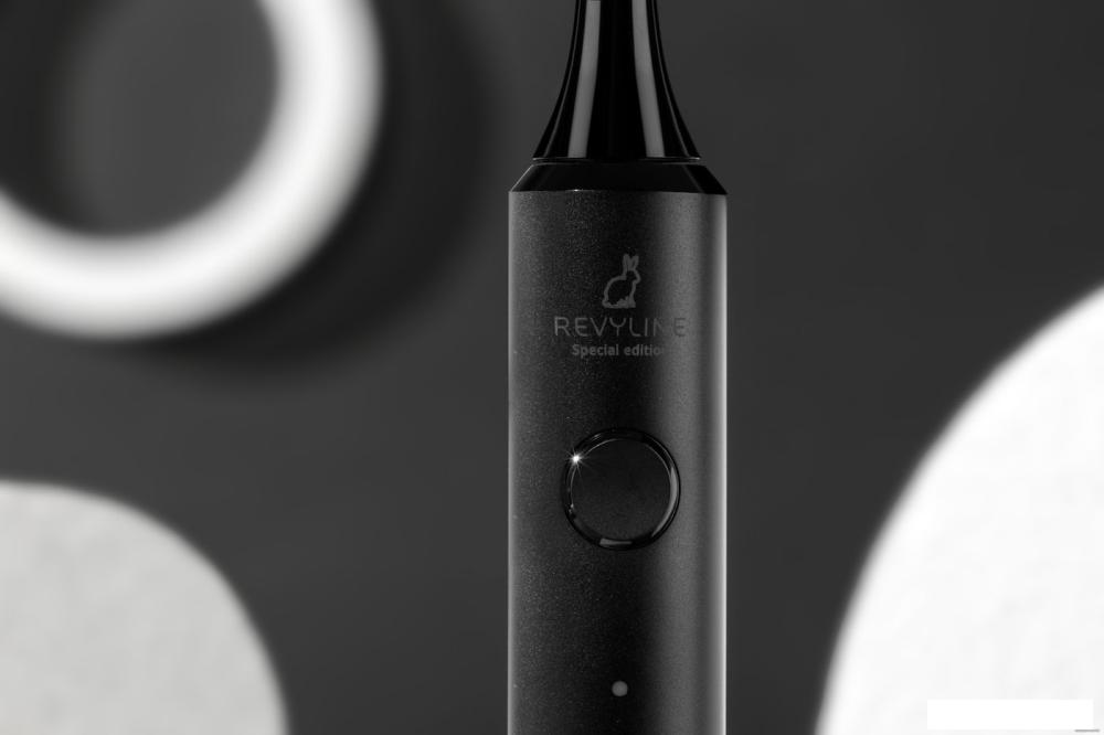 Электрическая зубная щетка Revyline RL 040 Black Rabbit Special Edition (черный)- фото4